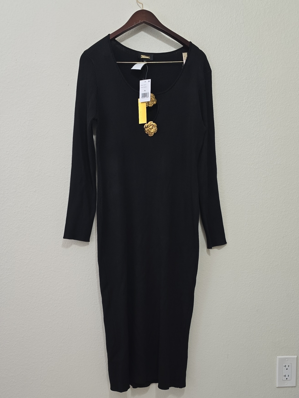 Alexia Admor Black Ribbed Long-Sleeve Midi Dress with Gold Floral Buttons XL